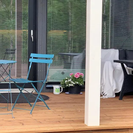 Riverside Pearl Terraced House - New And Stylish Near Arctic Circle