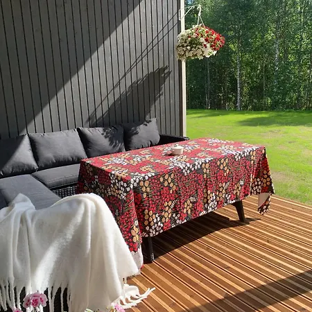 Riverside Pearl Terraced House - New And Stylish Near Arctic Circle *